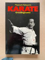 Masatoshi Nakayama - 9e Dan - Karate Grondbeginselen, Boeken, Ophalen of Verzenden, Gelezen, Vechtsport