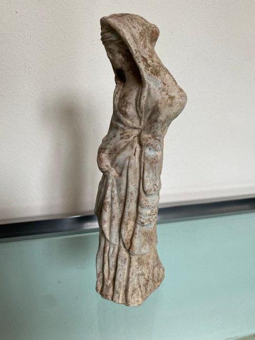 Oud-Grieks, Hellenistisch Terracotta sculptuur - 21 cm, Verzamelen, Mineralen en Fossielen