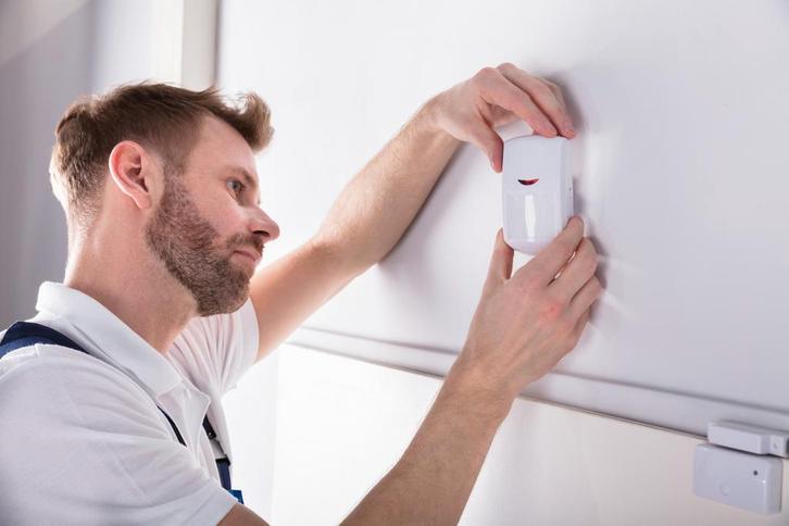 Alarmsysteem Offertes: 6 Gratis Offertes in 2 Minuten, Diensten en Vakmensen, Alarminstallateurs en Beveiliging, Installatie alarmsystemen