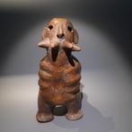 Vicus, Peru Terracotta Figuurlijk vat met handvat., Verzamelen, Mineralen en Fossielen