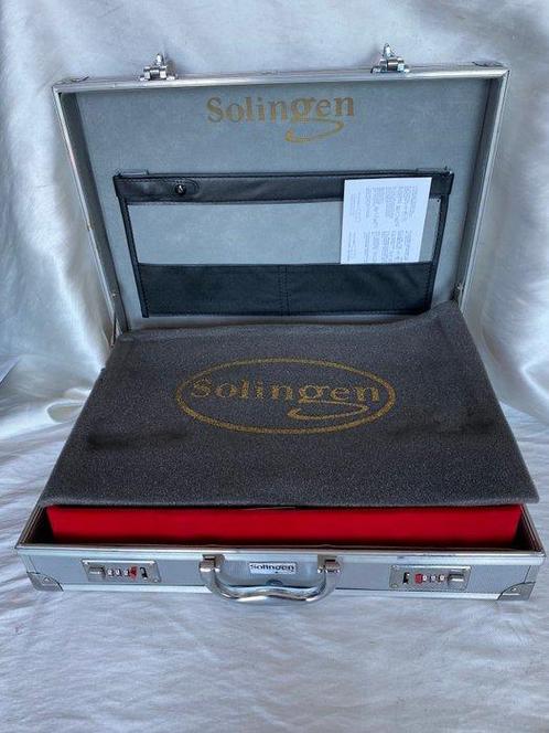 Bestekset voor 12 personen - Solingen-serie luxe van de, Antiek en Kunst, Antiek | Meubels | Tafels