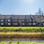 Eengezinswoning met tuin, inloopregendouche en parkeerplaats