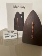 Man Ray (1890-1976) - sculptuur, Cadeau - 15 cm - IJzer -