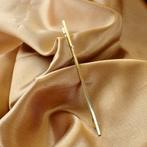 Gouden lange smalle broche met diamanten 0,025 ct., Sieraden, Tassen en Uiterlijk, Broches, Gebruikt, Overige kleuren, Ophalen of Verzenden