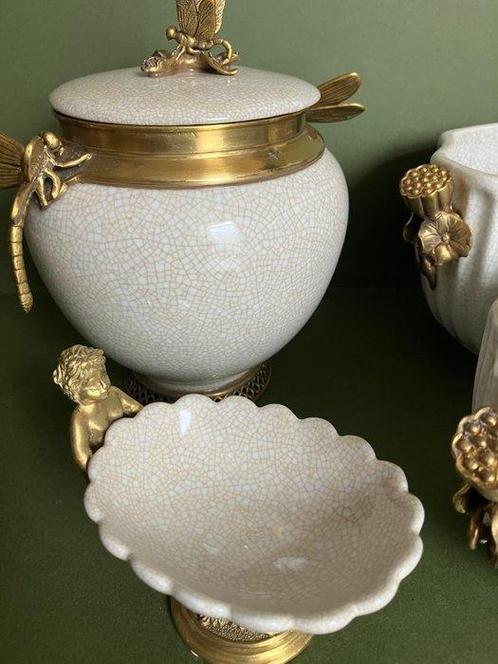 G&C Interiors - Vaas (4) - Brons, Porselein - Set, Antiek en Kunst, Curiosa en Brocante