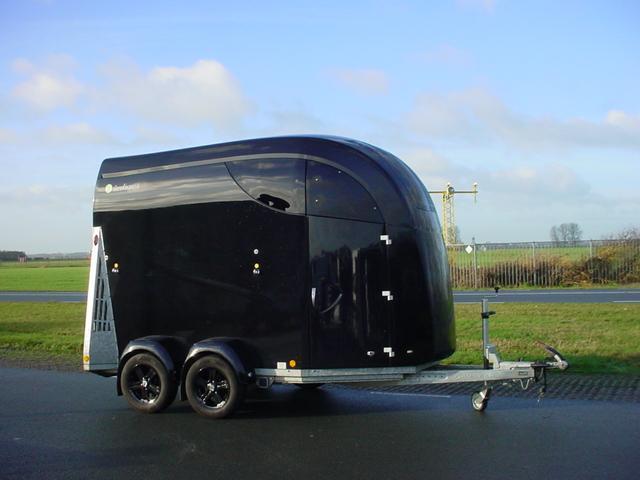 NIEUWSTAAT Bucker Careliner L - BTW trailer full options, Dieren en Toebehoren, Paarden en Pony's | Trailers en Aanhangwagens