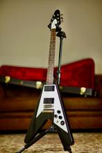 Epiphone Kirk Hammet Flying V | Black, Muziek en Instrumenten, Snaarinstrumenten | Gitaren | Elektrisch, Nieuw