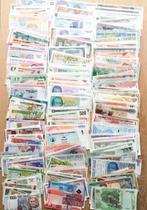 Wereld. - 500 Banknotes ( 300+ Different ) - various dates