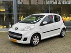 Peugeot 107 1.0 12V 5DR 2-TRONIC 2013 Wit, Auto's, Automaat, LED verlichting, Wit, Origineel Nederlands