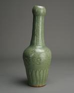 Longquan celadon vase - Porselein - Carved Tiger - China -