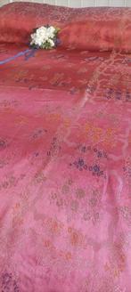 Zonder reservering - mooi dekbed of tafelkleed met