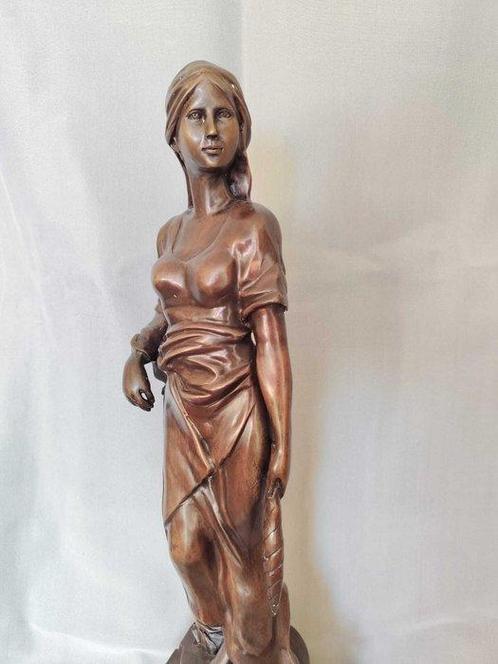 After Auguste Moreau - sculptuur, elegant woman - 73 cm -, Antiek en Kunst, Curiosa en Brocante