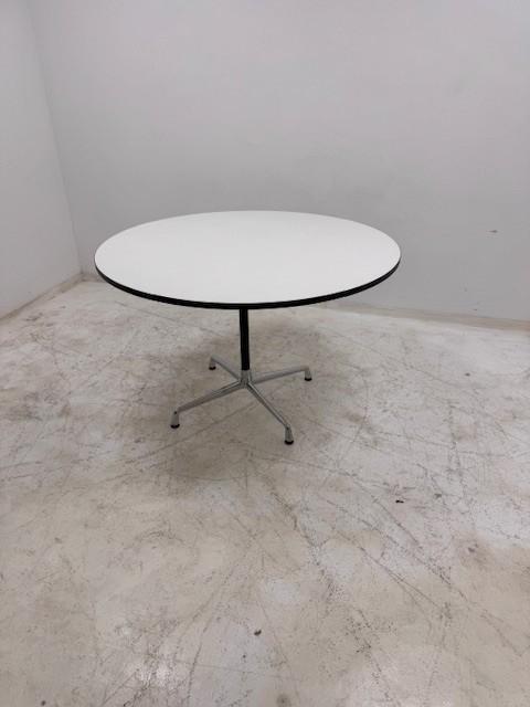Vitra Eames Contract table 100 cm rond refurbished, Zakelijke goederen, Kantoor en Winkelinrichting | Kantoormeubilair en Inrichting