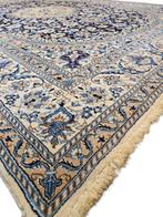 Groot Perzisch Tapijt Nain 340x330 wollen vloerkleed iran, Wit, Groot Perzisch tapijt Nain wollen handgeknoopt vloerkleed iran 