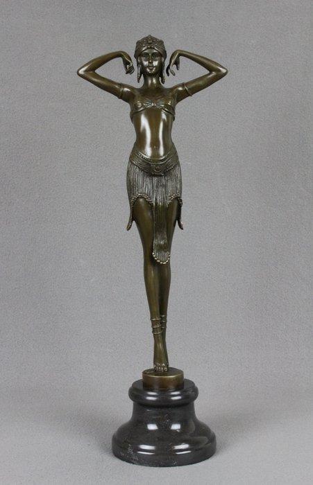 after Demetre Chiparus - sculptuur, Scarab Dancer - 3,2 kg -, Antiek en Kunst, Curiosa en Brocante