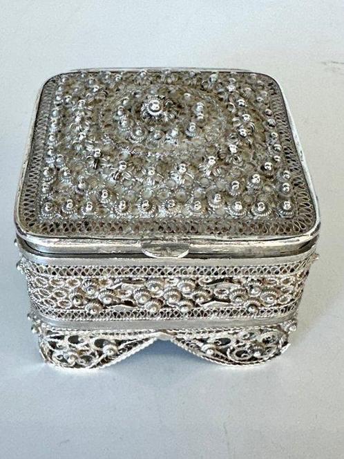 Poolse Zilversmid - Doos - Filigraine Dekseldoos - .925, Antiek en Kunst, Antiek | Goud en Zilver