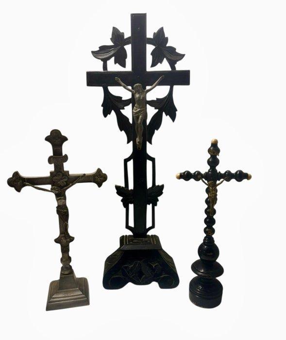 Kruisbeelden Coprus Cristi (3) - Antiek - hout en metaal -, Antiek en Kunst, Antiek | Boeken en Bijbels