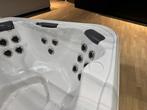 Mooie X6L Hottub van Villeroy & Boch – Shmodel incl. Cover, Tuin en Terras, Bubbelbaden en Hottubs, Nieuw, Vast