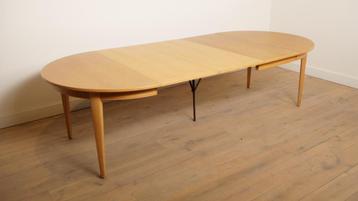 Vintage ronde eettafel | Gunni Omann | model 55  | Eiken | beschikbaar voor biedingen