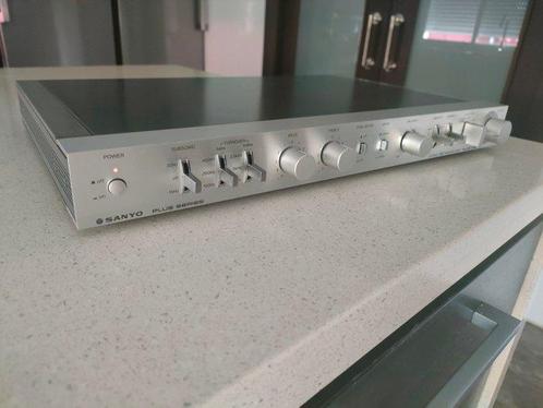 Sanyo Plus - C 55 Voorversterker, Audio, Tv en Foto, Radio's