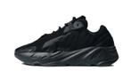 Adidas Yeezy 700 MNVN Triple Black - maat 42 (Sneakers), Verzenden, Zwart, Nieuw, Sneakers of Gympen