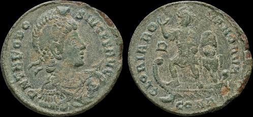 379-395ad Roman Theodosius I Ae24 emperor standing facing..., Postzegels en Munten, Munten | Europa | Niet-Euromunten, Verzenden