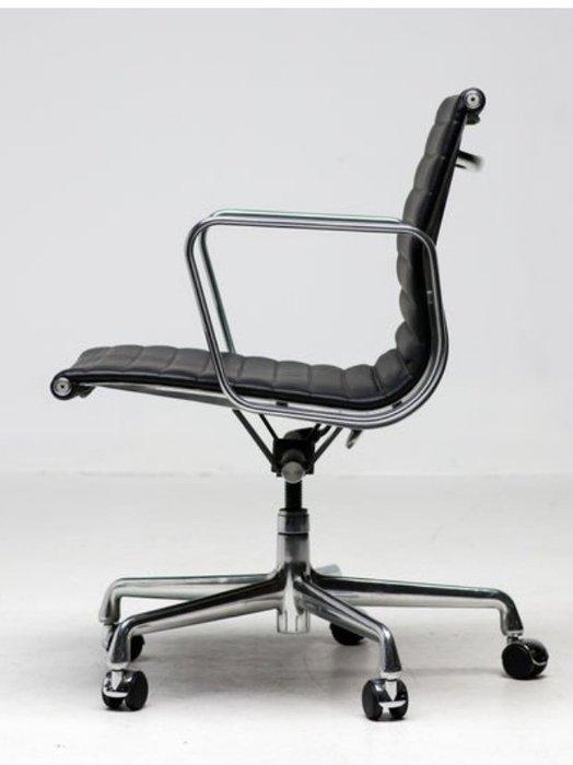 Herman Miller - Charles & Ray Eames - Bureaustoel - EA117 -, Antiek en Kunst, Kunst | Designobjecten