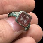 Replica van een oud-Romeins carneool intaglio. Brons Ring