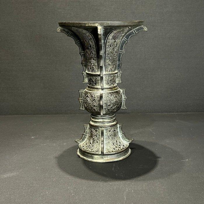 Vaas - Brons - China - Ming Dynastie (1368-1644) (Zonder, Antiek en Kunst, Antiek | Overige Antiek