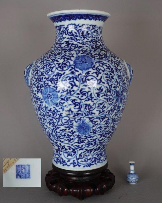 Vaas - Porselein - China - Qing Dynastie (1644-1911) -, Antiek en Kunst, Antiek | Overige Antiek