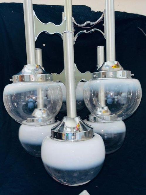 Plafondlamp - Opaline glas - Design van een jaren 70-luster, Antiek en Kunst, Antiek | Lampen