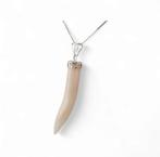 Koraal - Zilver - Hanger - handgebeiteld, Nieuw
