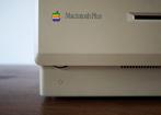 Apple RE-CAPPED Macintosh PLUS signed by “Steve Jobs” -, Nieuw