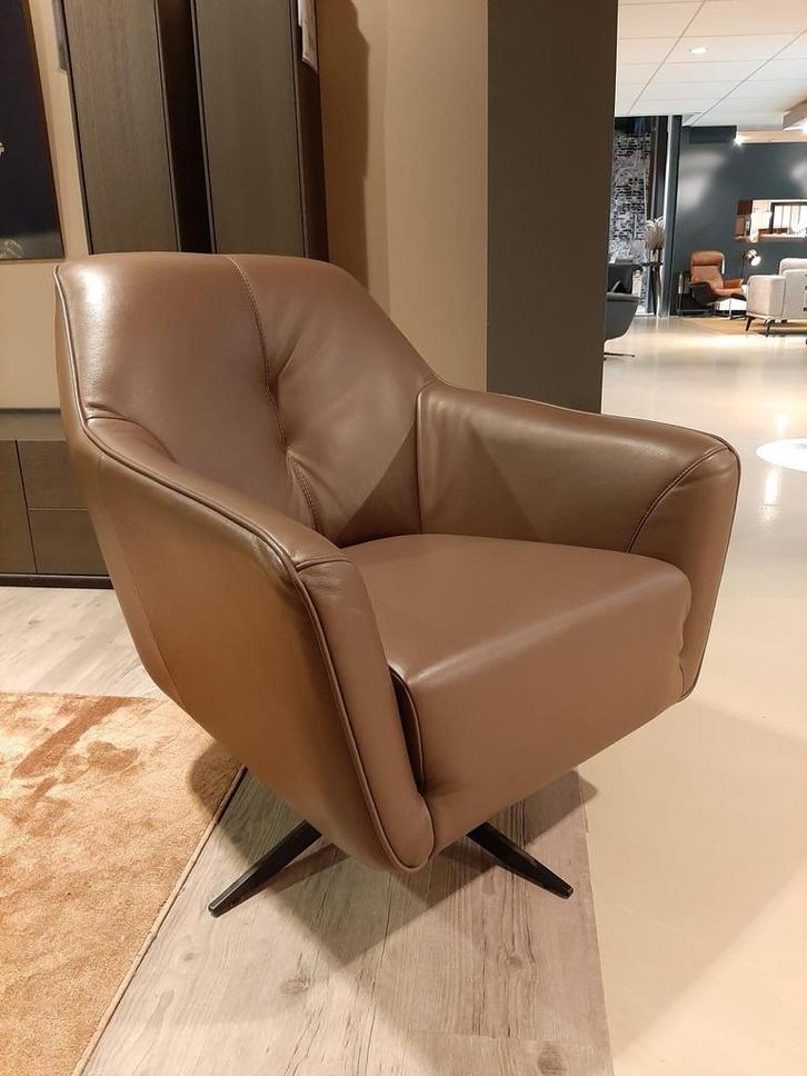 Franky draaifauteuil **SHOWROOMMODEL**, Huis en Inrichting, Fauteuils, Nieuw