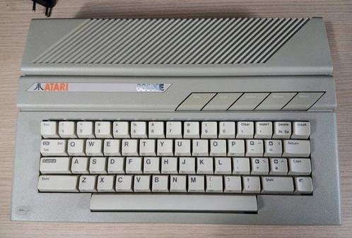 Atari 800XE + 8 Games + Controller - Computer (1) - Zonder, Spelcomputers en Games, Spelcomputers | Overige Accessoires
