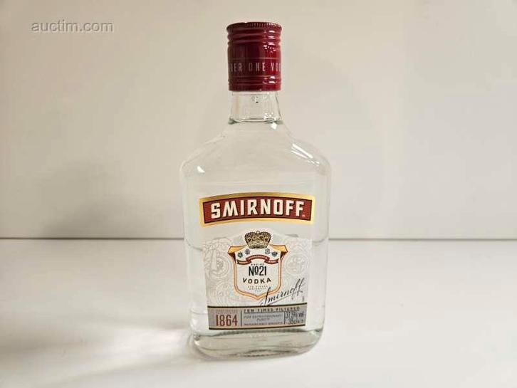 Smirnoff Wodka 35 (120x) fles(sen), Zakelijke goederen, Horeca | Food, Ophalen