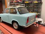Hachette 1:8 - Modelauto - Trabant 601 deluxe con roulotte, Nieuw