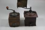 Koffiemolen (3) - Hout, IJzer, Messing - 3 Antieke