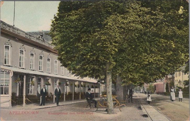 APELDOORN - Koningstraat met Hotel Röye, Verzamelen, Ansichtkaarten | Nederland