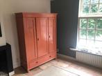 Veel brocante kledingkasten, oude kast, vintage kast, Buffet