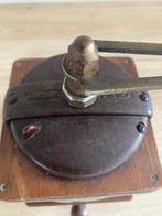 Peugeot - peugeot - Koffiemolen - 294 - Bakeliet, Hout,, Antiek en Kunst, Antiek | Keukenbenodigdheden