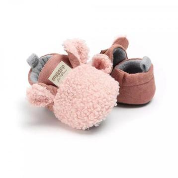 Baby roze prewalker schoentjes van zachte fluffy stof