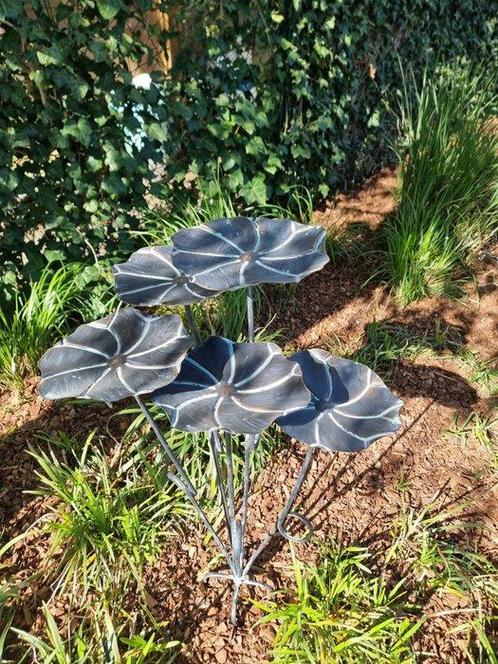 Beeldje - Large metal flower / Leaves - garden art - IJzer,, Antiek en Kunst, Curiosa en Brocante