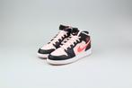 Jordan 1 Mid Black Pink Crimson (GS), Kleding | Heren, Schoenen, Ophalen of Verzenden, Nieuw