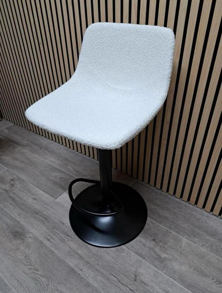 Verstelbare Boucle barkruk - set van 2, Huis en Inrichting, Barkrukken, 60 tot 90 cm, In hoogte verstelbaar, 2 krukken, Nieuw