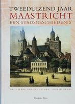 Tweeduizend jaar Maastricht 9789057304415 P.J.H. Ubachs, Boeken, Geschiedenis | Stad en Regio, Verzenden, Gelezen, P.J.H. Ubachs