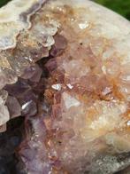 Verbazingwekkende roze/paarse en rood/geel amethist geode