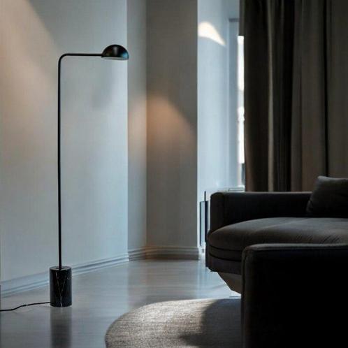 Dyberg Larsen - Staande lamp - Marmer - Zwart - Metaal,, Antiek en Kunst, Antiek | Lampen
