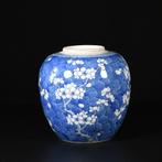 Gemberpot - Gemberpot met blauw-wit prunusdecor. - Porselein, Antiek en Kunst