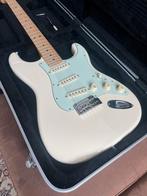 Fender Deluxe Roadhouse Stratocaster Mx 2021 | Olympic White, Muziek en Instrumenten, Snaarinstrumenten | Gitaren | Elektrisch